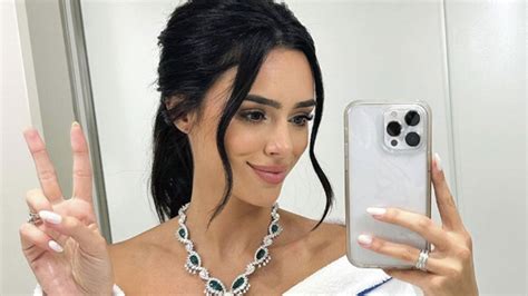 Bruna Biancardi exibe look para curtir a sexta na Arábia Saudita.